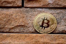 criptomonedele în sistemele tradiționale